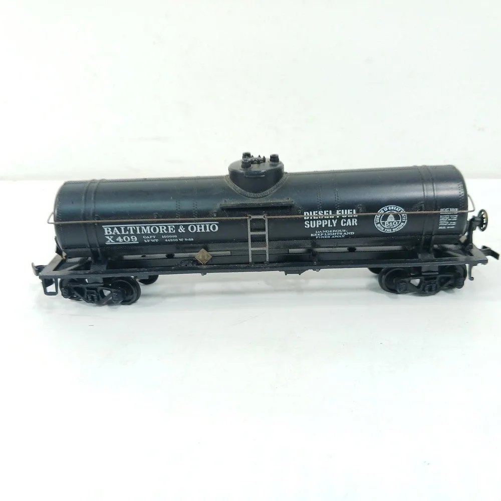 Athearn 1577 Baltimore & Ohio 40 Ft Single Dome Tank Car HO Scale Black B&O X409